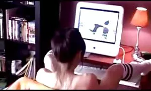 او مرغ خود را بر روی دوچرخه عکس سکس کیرو کس سوار کرد و آن را در صندوق جیپ سرخ کرد