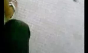 دو سارق برای بازنشستگی و سوزاندن به باغ بالا رفتند و مجبور به عکس سکسی انواع کیر کار بودند