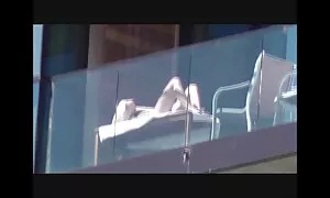 مقعد سرخ زیبا روس عكس كوس وكون